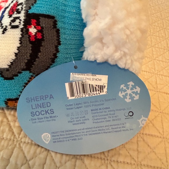 Frosty the Snowman Fluffy Socks NWT - Picture 5 of 6